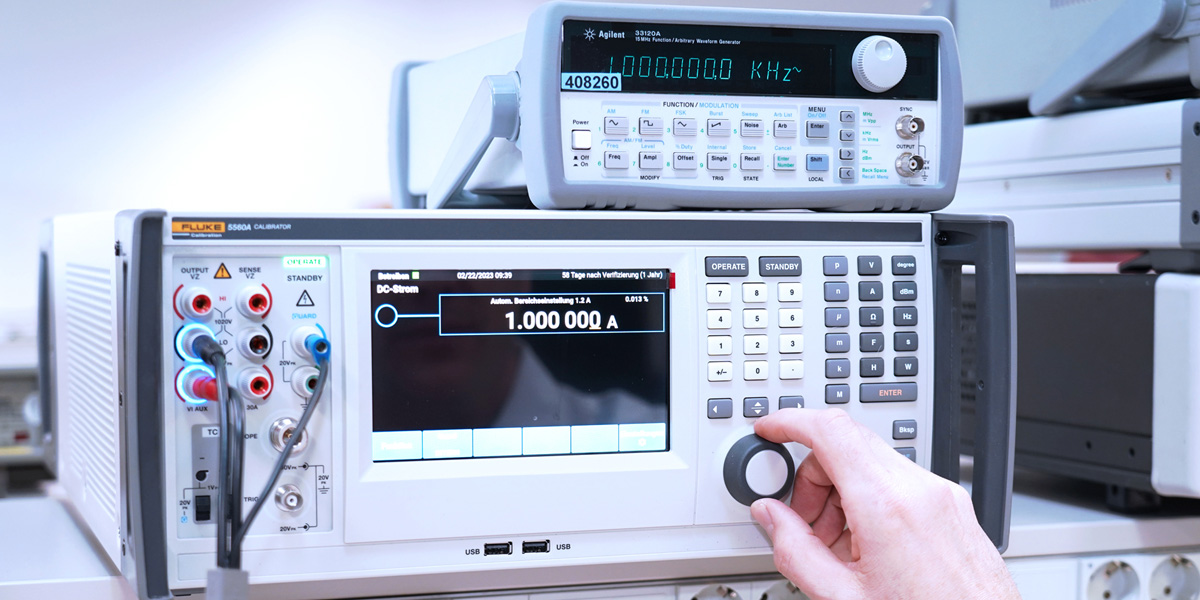 NF_Fluke5560A-Calibrator Calibrator amperage